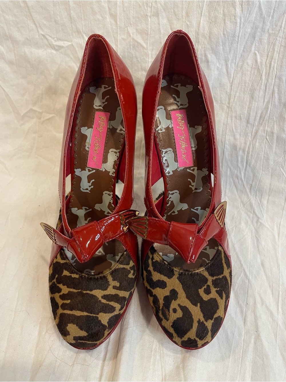 Betsey Johnson 7.5 Leopard Red Patent Bow Platform Stiletto Heels Y2K - Picture 2 of 11